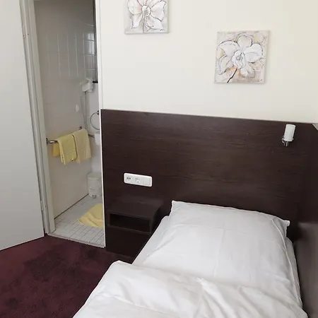 Aaa Budget ケルン