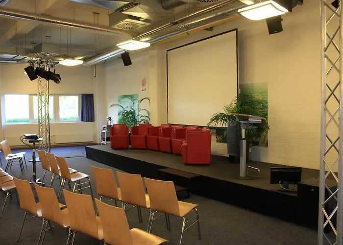 Aaa Budget מלון קלן