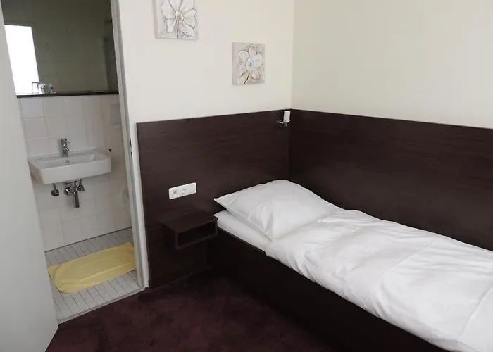 Aaa Budget 3* Kolonia