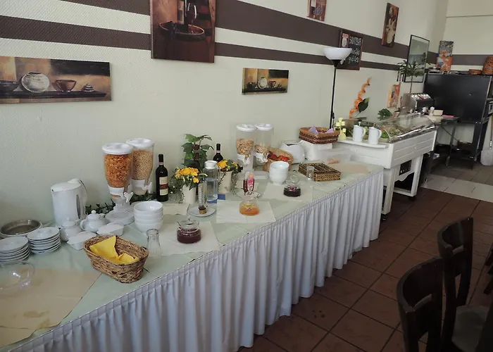 Aaa Budget 3* קלן