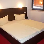 Hotel Aaa Budget
